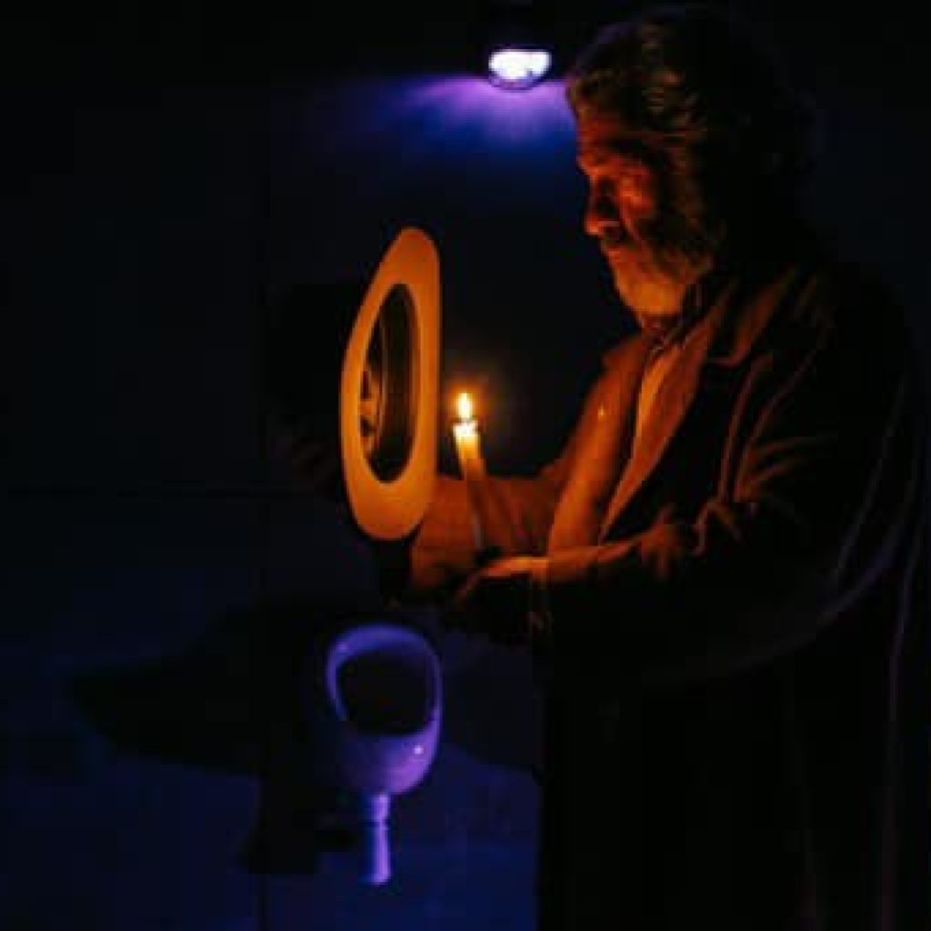 Cena da peça Apneia, de Luis Araujo.